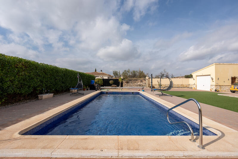 130-1327: Villa for Sale in Arboleas, Almería