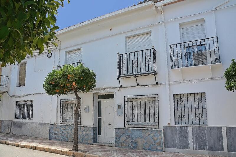 Townhouse for Sale in Cantoria, Almería
