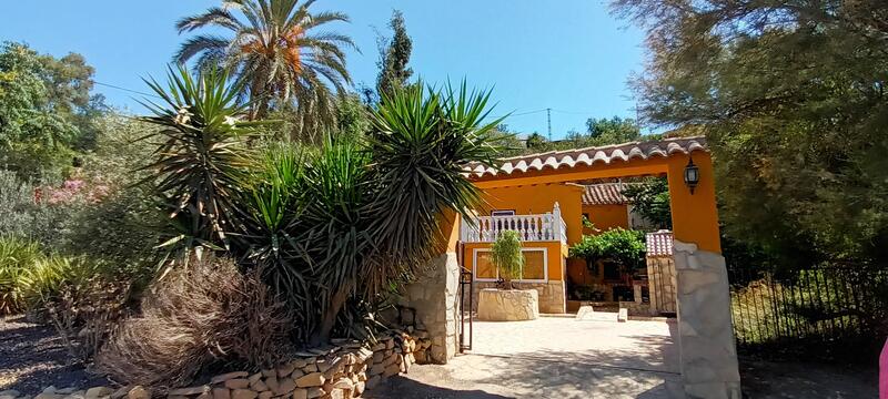 130-1442: Cortijo: Traditional Cottage for Sale in Albox, Almería