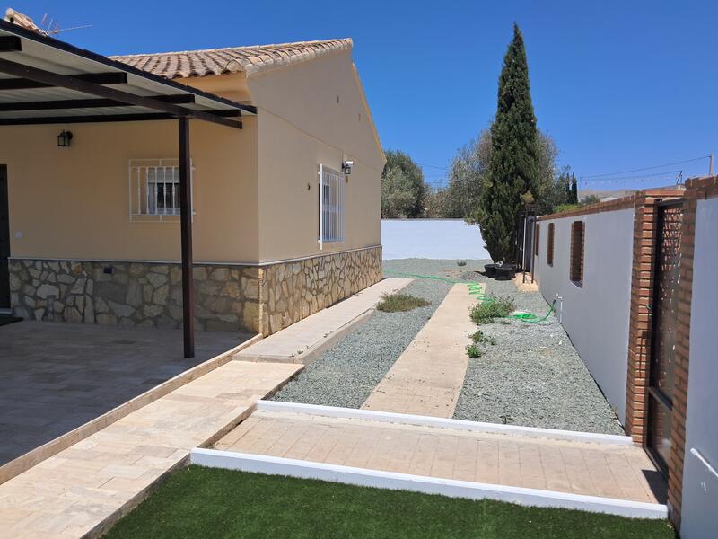 130-1447: Villa for Sale in Arboleas, Almería