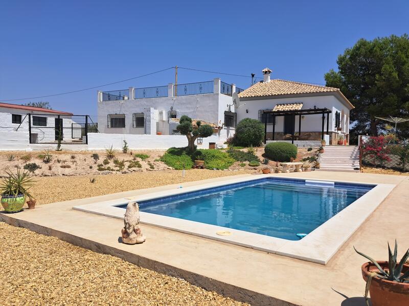 130-1448: 5 Bedroom Villa for Sale