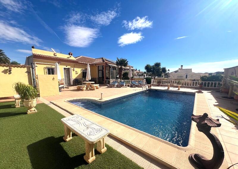 Villa for Sale in Arboleas, Almería