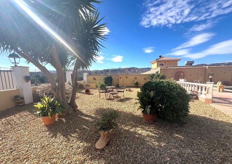 130-1465: Villa for Sale in Arboleas, Almería