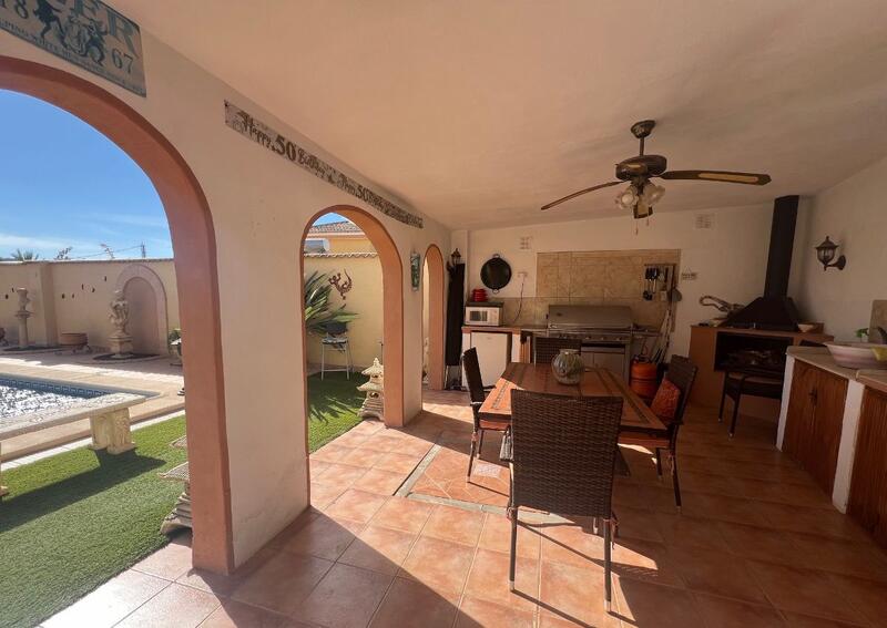 130-1465: Villa for Sale in Arboleas, Almería