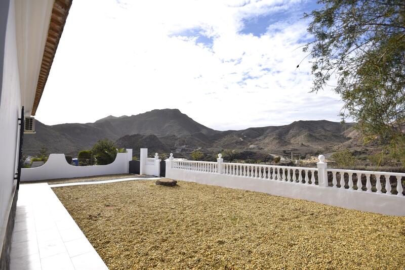 130-1468: Villa for Sale in Arboleas, Almería