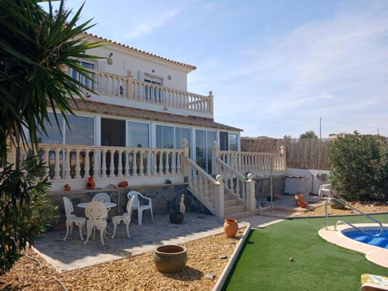 130-1472: Villa for Sale in Albox, Almería