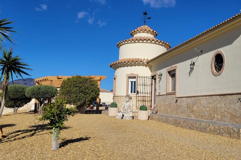 Villa for Sale in Cantoria, Almería