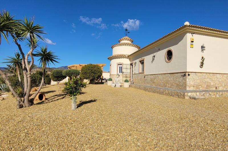 130-1476: Villa for Sale in Cantoria, Almería